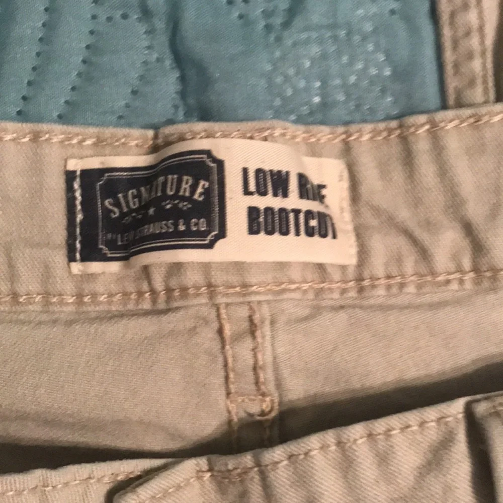 ❤️(51) Ladies Levi’s low rise boot cut khaki jeans in great condition. 12 short - Picture 11 of 12